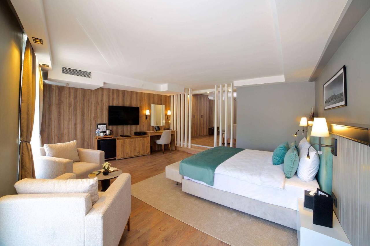 Days Inn By Wyndham Istanbul Arnavutkoy Extérieur photo
