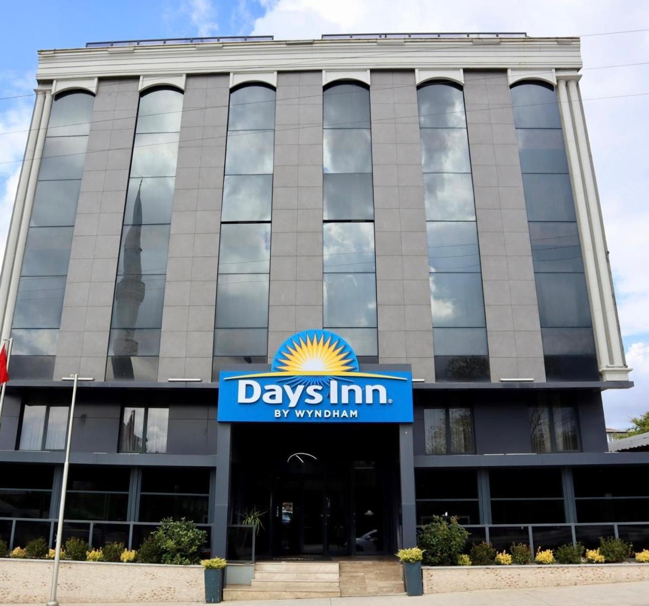 Days Inn By Wyndham Istanbul Arnavutkoy Extérieur photo